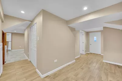 49 N Lake Avenue, Fox Lake, IL 60020 - Photo 4