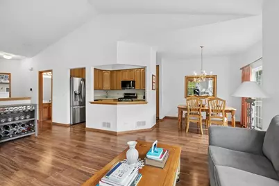 1015 Ellsworth Drive, Grayslake, IL 60030 - Photo 8