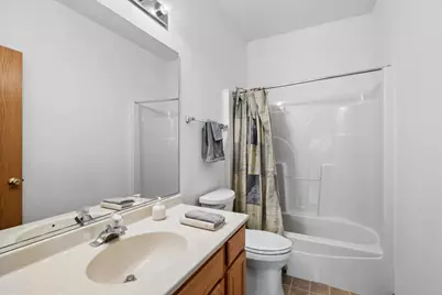 1015 Ellsworth Drive, Grayslake, IL 60030 - Photo 14