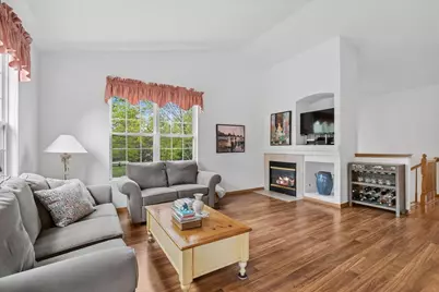 1015 Ellsworth Drive, Grayslake, IL 60030 - Photo 4