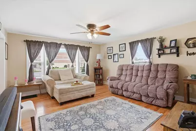 503 S Wells Street, Sandwich, IL 60548 - Photo 18