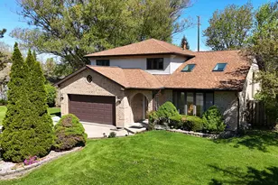 160 Aster Ln, Hoffman Estates, IL 60169 - Photo 1