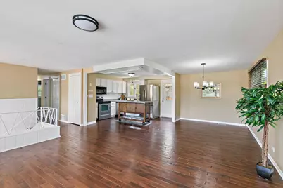 1097 Stratham Court, Schaumburg, IL 60193 - Photo 6