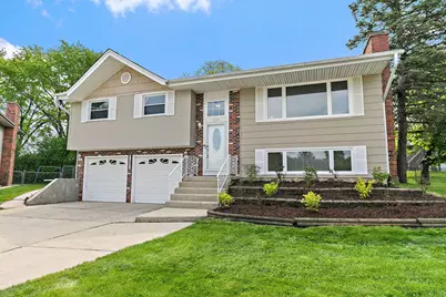 1097 Stratham Court, Schaumburg, IL 60193 - Photo 2