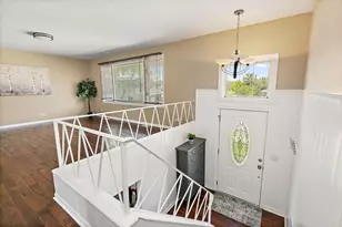 1097 Stratham Ct, Schaumburg, IL 60193 - Photo 4