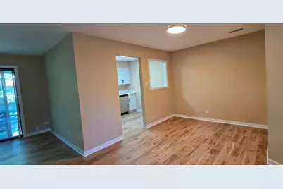 1751 Plymouth Court #B, Wheaton, IL 60189 - Photo 4