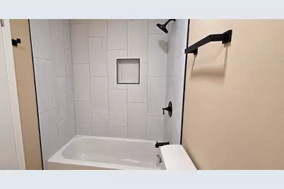 1751 Plymouth Court #B, Wheaton, IL 60189 - Photo 18