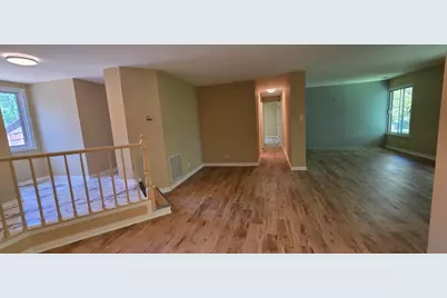 1751 Plymouth Court #B, Wheaton, IL 60189 - Photo 6