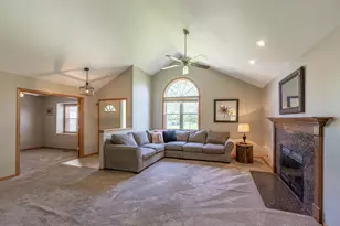 219 Wolverine Dr, Oswego, IL 60543 - Photo 2