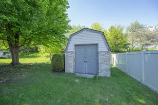 219 Wolverine Dr, Oswego, IL 60543 - Photo 16