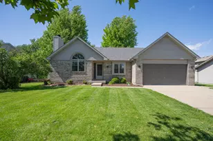 219 Wolverine Dr, Oswego, IL 60543 - Photo 1