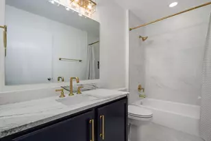360 W Illinois St, Chicago, IL 60654 - Photo 18
