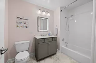 100 E 14th St, Chicago, IL 60605 - Photo 20