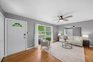 428 S Beverly St, Wheaton, IL 60187 - Photo 4