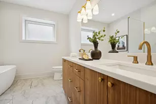 2246 W Lyndale St, Chicago, IL 60647 - Photo 20