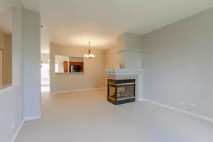 619 Cary Woods Cir, Cary, IL 60013 - Photo 4