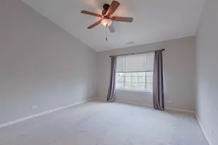 619 Cary Woods Cir, Cary, IL 60013 - Photo 12