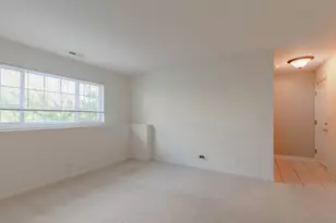 619 Cary Woods Cir, Cary, IL 60013 - Photo 22