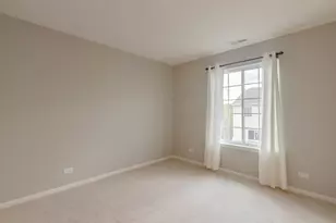 619 Cary Woods Cir, Cary, IL 60013 - Photo 16