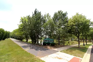 125 Station Park Cir, Grayslake, IL 60030 - Photo 32