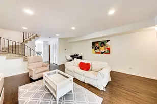 1623 W Belle Plaine Ave, Chicago, IL 60613 - Photo 6