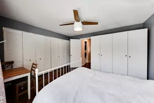 1623 W Belle Plaine Ave, Chicago, IL 60613 - Photo 20