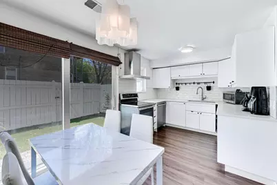 1623 W Belle Plaine Avenue, Chicago, IL 60613 - Photo 8