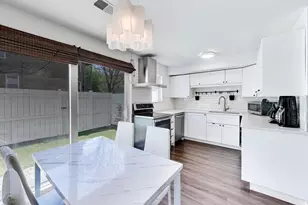 1623 W Belle Plaine Ave, Chicago, IL 60613 - Photo 8