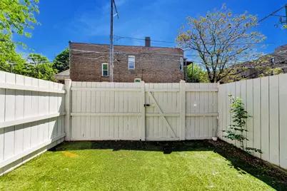 1623 W Belle Plaine Avenue, Chicago, IL 60613 - Photo 14