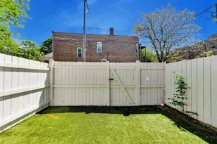 1623 W Belle Plaine Ave, Chicago, IL 60613 - Photo 14