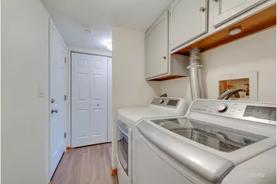 942 W Clearwater Street, Roselle, IL 60172 - Photo 20