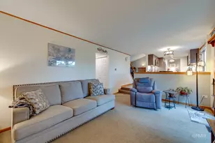 942 W Clearwater St, Roselle, IL 60172 - Photo 18