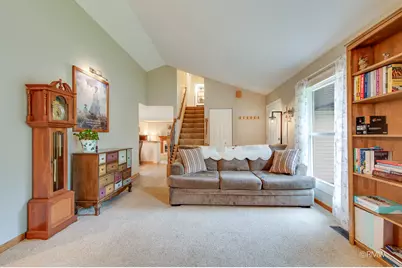 942 W Clearwater Street, Roselle, IL 60172 - Photo 8