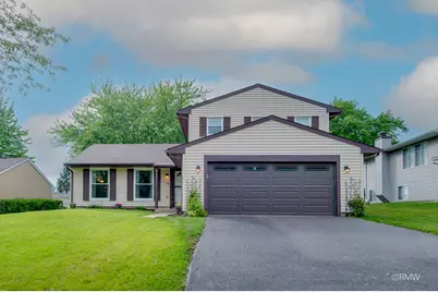942 W Clearwater Street, Roselle, IL 60172 - Photo 1