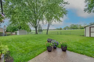942 W Clearwater St, Roselle, IL 60172 - Photo 30