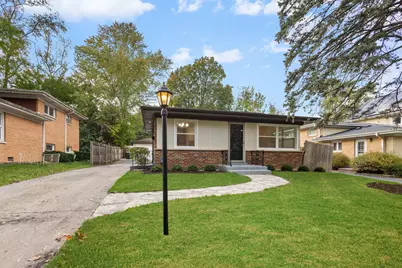 223 Kenloch Avenue, Libertyville, IL 60048 - Photo 2