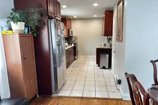 633 S Elmwood Ave, Waukegan, IL 60085 - Photo 8