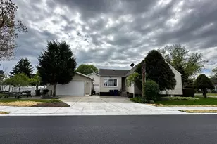 633 S Elmwood Ave, Waukegan, IL 60085 - Photo 20