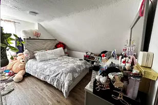 633 S Elmwood Ave, Waukegan, IL 60085 - Photo 16