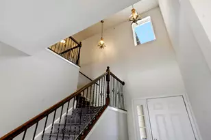 2810 Henley Ln, Naperville, IL 60540 - Photo 2