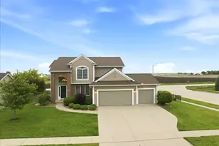 3920 Brookline Ln, Bloomington, IL 61705 - Photo 2