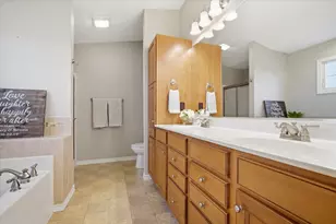 3920 Brookline Ln, Bloomington, IL 61705 - Photo 24