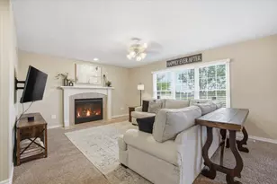 3920 Brookline Ln, Bloomington, IL 61705 - Photo 8