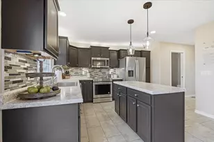 3920 Brookline Ln, Bloomington, IL 61705 - Photo 12