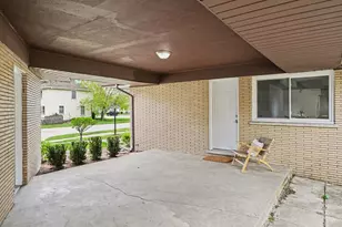 18289 Burnham Ave, Lansing, IL 60438 - Photo 22