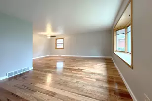 914 S Robert Dr, Mount Prospect, IL 60056 - Photo 10