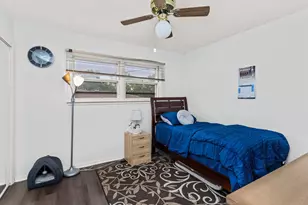 7638 Maple St, Morton Grove, IL 60053 - Photo 10