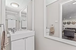 7638 Maple St, Morton Grove, IL 60053 - Photo 12