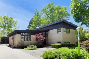 2717 Lincoln Ln, Wilmette, IL 60091 - Photo 2