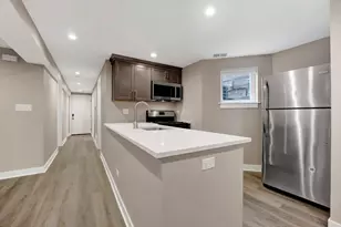 1241 W Newport Ave, Chicago, IL 60657 - Photo 6